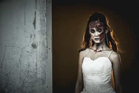 Zombie Ukraine Bride 的图像结果