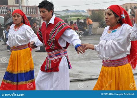 Traditional Ecuadorian Dress Editorial Photo - Image of travel, bright ...