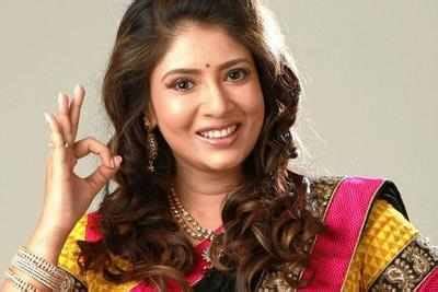 Sanghavi turns telly host now - Times of India