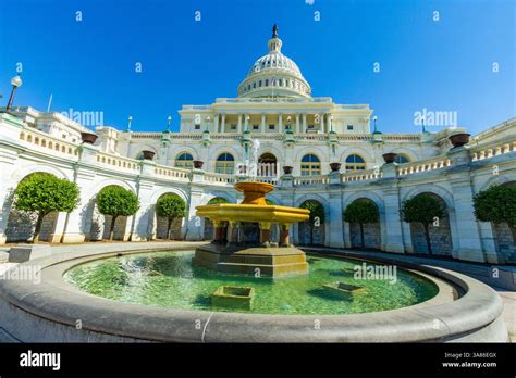 United States Capitol Building 的图像结果