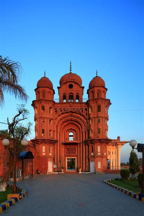 Guru Nanak Jayanti 2020: These are the most beautiful gurudwaras in ...