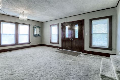 Huge 6 Bedroom Home In Downtown Historic Belton Missouri Photos | Mayo ...