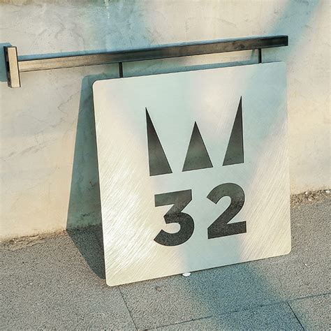 Shop Local Sign 的图像结果