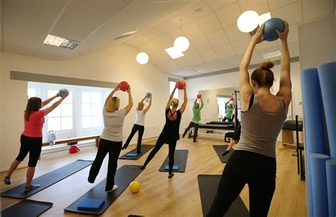 7 Indoor Exercises To Try When It's Freezing Outside