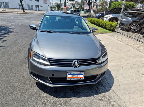 Volkswagen Jetta 2012 STYLE ACTIVE Automático - J&C Seminuevos