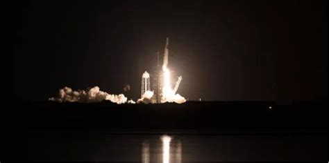 SpaceX首次正式载人航天任务发射成功，助力美国重回太空 | 机器之心