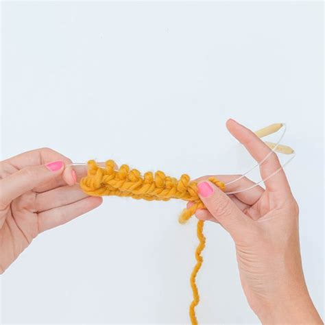 What Is Magic Loop Method in Knitting 的图像结果