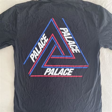 Palace Men's Black T-shirt | Depop
