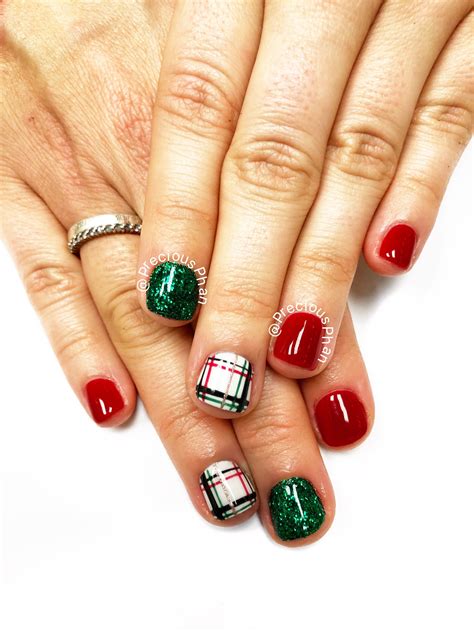 plaid nails christmas