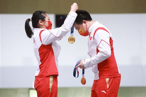 东京奥运会倒数第二天，中国队狂揽8枚奖牌_银牌