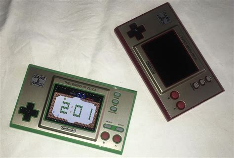 The Game and Watch Zelda is on sale, so i picked it up. A nice addition ...