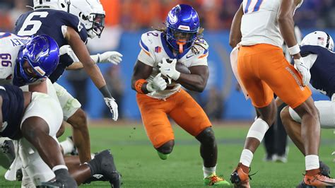 2025 NFL mock draft roundup: Surprising choice linked to Bears at No ...