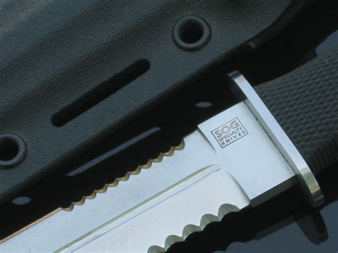 SOG Knives Collectors - Desert Dagger