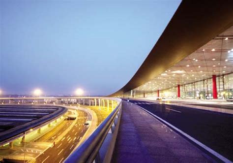 [组图]首都机场T3航站楼今日正式启用 世界最大--财经--人民网