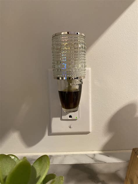 Wallflower plug in not working anymore! : r/bathandbodyworks