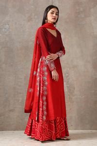 Buy Red Silk, Organza, Velvet V Neck Embroidered Kurta Set For Women by ...