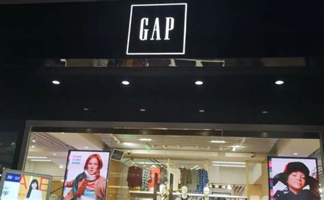 十大服装巨头gap（Gap集团将在明年一分为二）