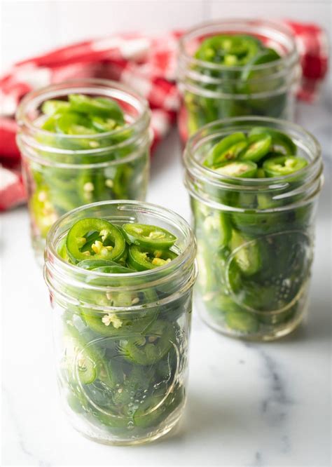 Quick Pickled Jalapeno Recipe (Spicy Pickled Peppers) + VIDEO