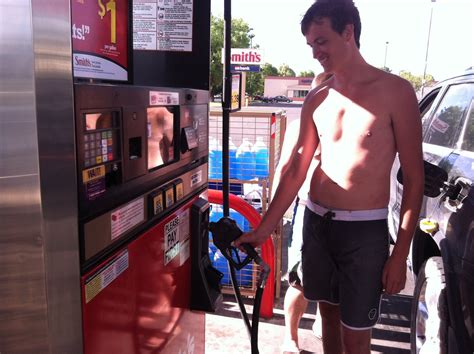 How to Operate a Gas Pump at Smith's Fuel Center : 10 Steps - Instructables