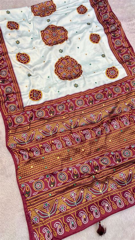 Kasumbo Bandhani Saree with Mirror Work – Lazree Sarees