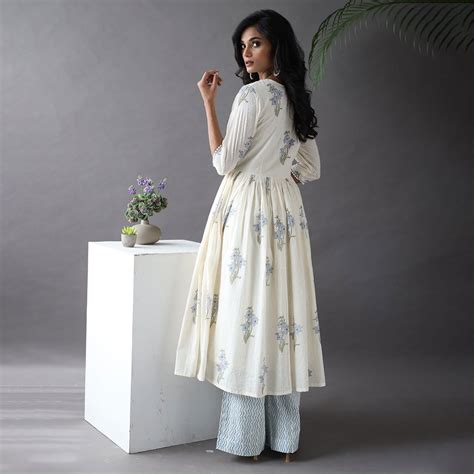 Off-White Floral Dobby Cotton Kurta with Striped Pants – Cult91