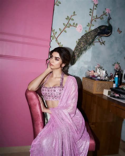 Khushi Kapoor: ఖుషీ కపూర్ అందాల విందు.. చీరలో వలపు వల.. ఫోటోలు | Khushi ...