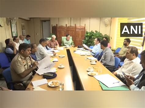 Delhi Air Pollution: AAP govt holds meeting to chalk out strategy for ...