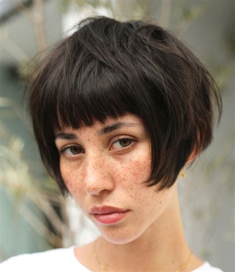 50 Refined And Chic Ear Length Bob Ideas - Styleoholic