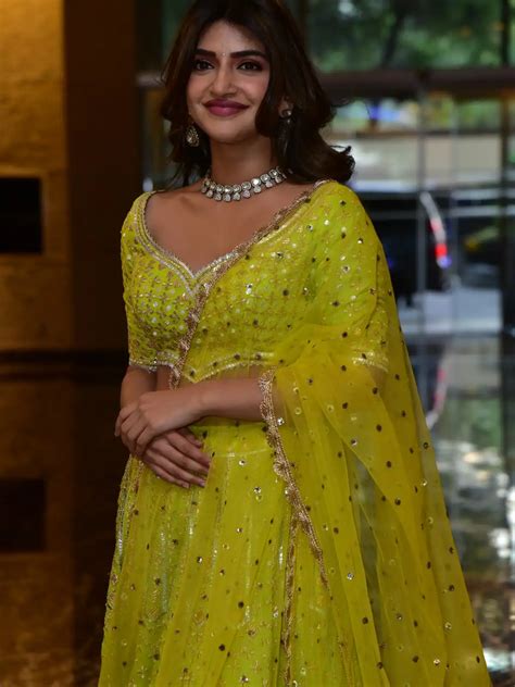 Sreeleela : చిలుక పచ్చ కోకలో శ్రీలీల సింగారాలు..