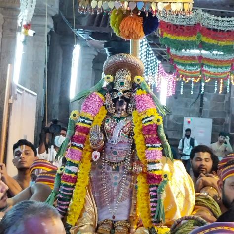 ஸ்ரீரங்கம் வைகுண்ட ஏகாதசி பெருவிழா... இன்று அதிகாலை சொர்க்கவாசல் ...