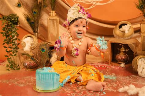 Cake Smash Mess Photography Studio in Surat - Kaya Chitra By Mridul