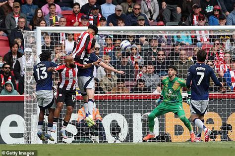 Premier League referee Anthony Taylor breaks his silence on Man United ...