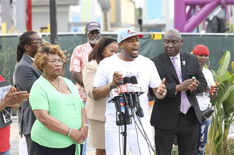 El padre de Tyre Sampson quiere que derrumen el Orlando Free Fall