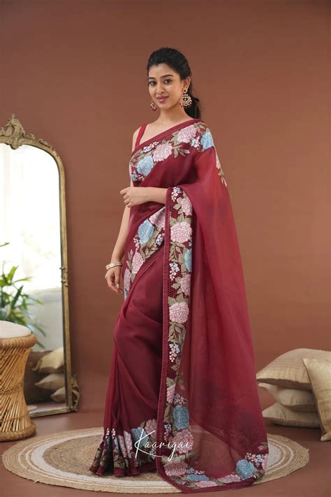 Nakshatra Flowy Net Organza Saree - Maroon – Ivalinmabia
