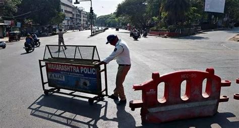 Pune Police To Seize Vehicles If Found Roaming Unnecessarily | WhatsHot ...