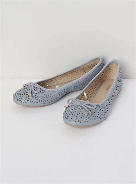 Buy Women Textured Cut-Out Detail Ballerinas Online at just Rs. 899.0 ...