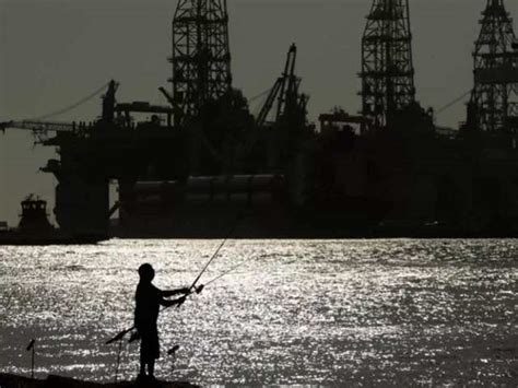 Coming off climate talks, US to hold huge crude sale in Gulf - Oil and ...
