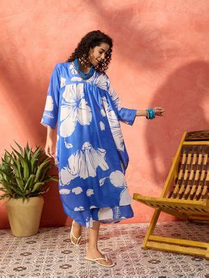 Buy InWeave Hibicus Floral V Neck Flared Kurta and Pant (Set of 2) (S ...