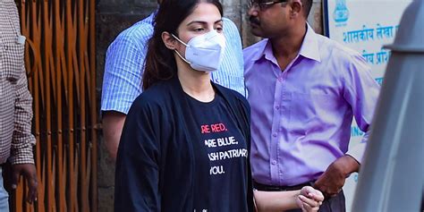 Rhea Chakraborty's 'Smash Patriarchy' Message Resonates With Several in ...