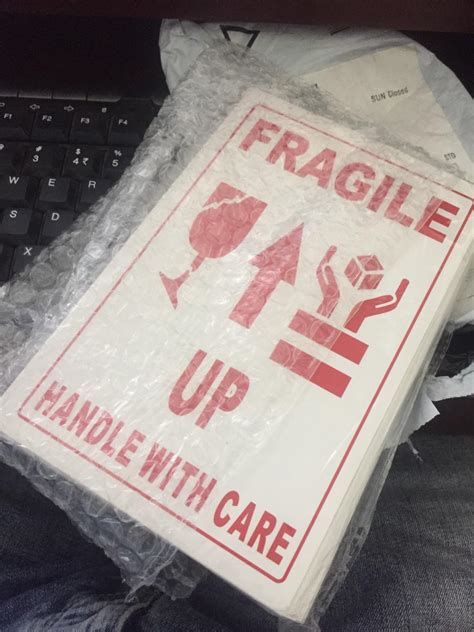 100Pcs "FRAGILE-HANDLE WITH CARE" Size:19 X 12 Cms Self Adhesive ...