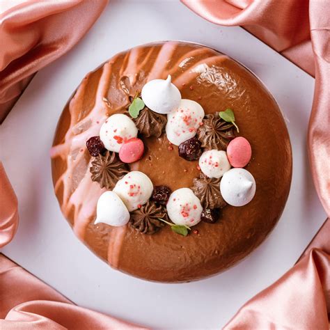 Raspberries & Chocolate Cake – Zinque Patisserie