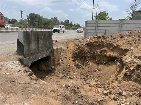 A ravine drain blocked by soil erosion near Satpipla has been opened ...