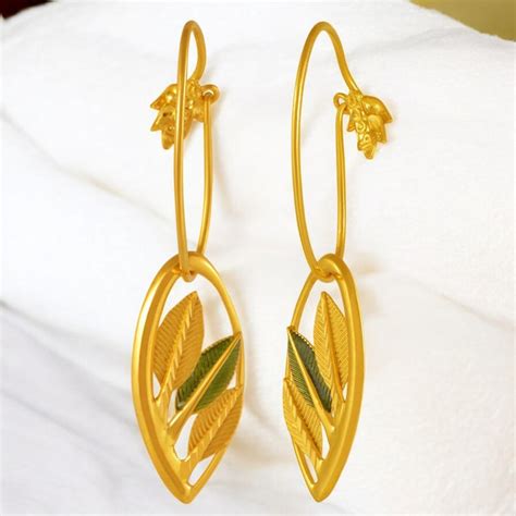 P.C. Chandra Jewellers- Light weight everyday wearable gold jewellery ...