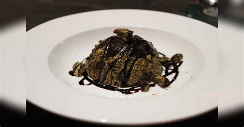 Pool Side Dining, Good Music & Delicious Food At Oheka | LBB