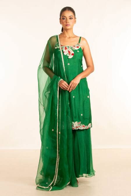Garo | Designer Sarees, Gowns, Lehengas | Aza Fashions