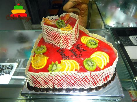 Now you can order Wedding and Engagement cake in Pune at www.cakelounge.in