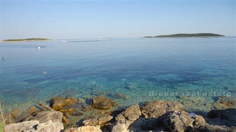 Insel Vis, Baugrundstück