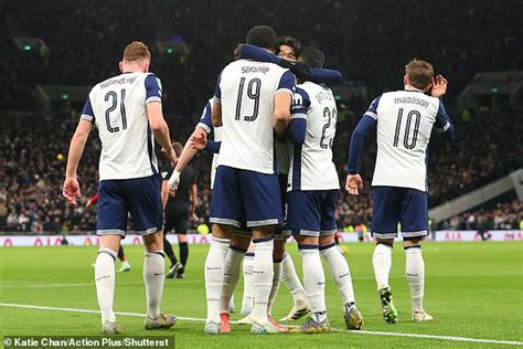 Tottenham 4-3 Man United: Spurs reach semi-final as goalkeeping errors ...