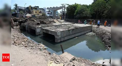 Traffic snarls, power cuts and chaos: What happens when flyover ...