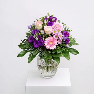 Breathtaking Elegance: Order Flowers Online | Interflora India | ID1359582
